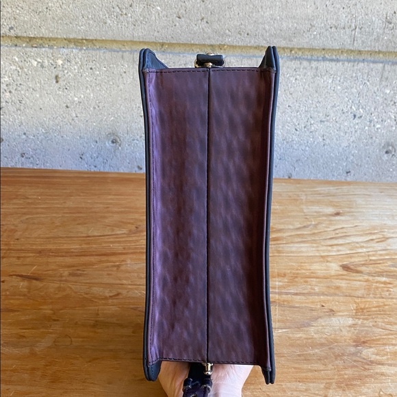 🤍 D Collection Elegant Structured Handbag - Picture 7 of 10